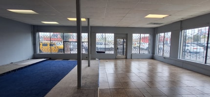 1430 W Martin Luther King Jr Blvd in Los Angeles, CA - Building Photo - Building Photo