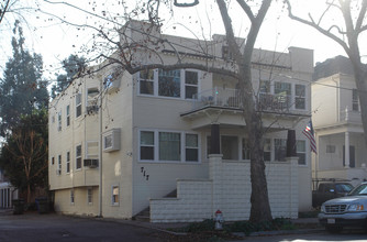 717 17th St in Sacramento, CA - Building Photo - Building Photo