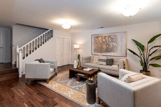 430 Lassen St in Los Altos, CA - Building Photo - Building Photo