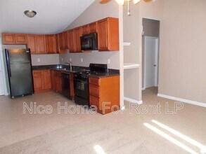 660 Windsor Ave in Maple Shade, NJ - Building Photo - Building Photo