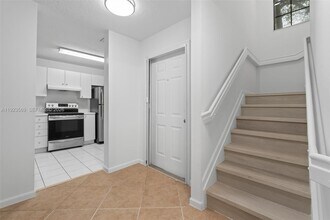 390 City View Dr in Fort Lauderdale, FL - Building Photo - Building Photo