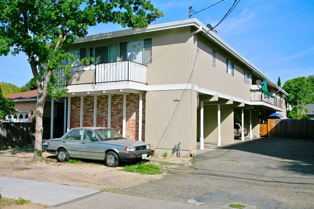 517 Vera Ave in Redwood City, CA - Foto de edificio