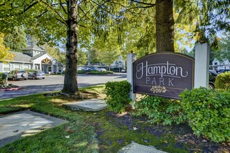 Hampton Park Apartments in Tigard, OR - Building Photo - Building Photo