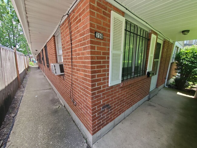 706 N Broadway St, Unit A