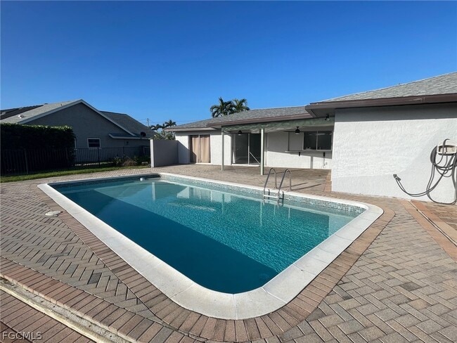 5029 SW 11th Pl in Cape Coral, FL - Building Photo - Building Photo