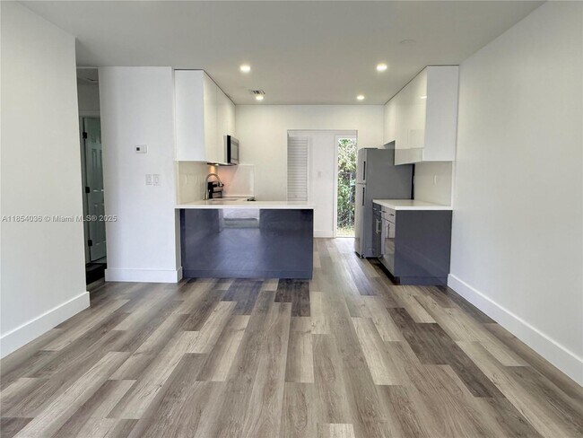 property at 2113 W 5th Ave