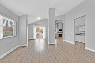 262 Westwind Rd in Henderson, NV - Building Photo - Building Photo
