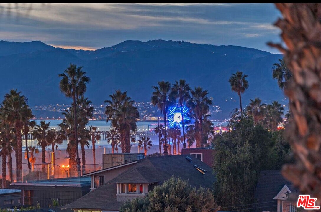 110 Ocean Park Blvd in Santa Monica, CA - Building Photo