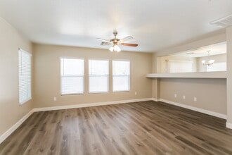 2420 Cockatoo Dr in North Las Vegas, NV - Building Photo - Building Photo