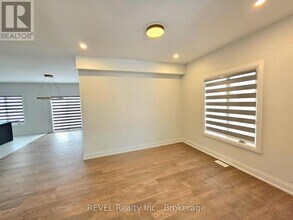 6370 Sunshine Cmn in Niagara Falls, ON - Building Photo - Building Photo