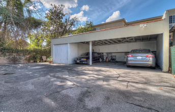 4823 Cleon Ave in North Hollywood, CA - Foto de edificio - Building Photo