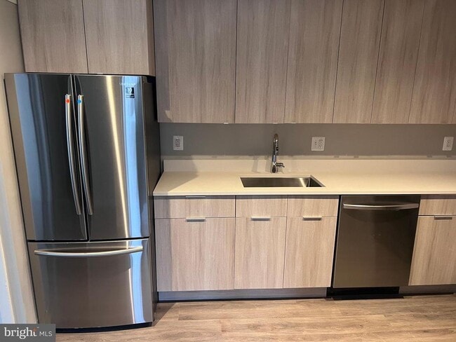 property at 622 Girard St NE