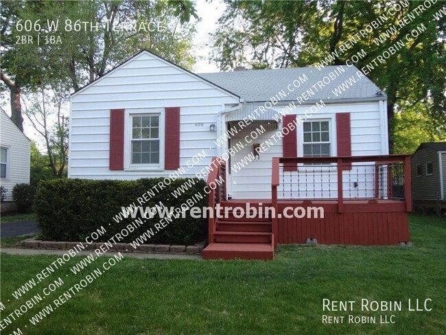 property at 606 W 86th Terrace