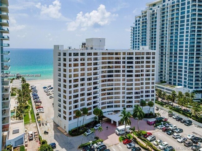 3505 S Ocean Dr, Unit 1411 in Hollywood, FL - Building Photo - Building Photo