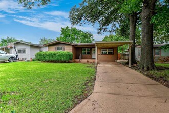 806 E Rosedale St in Sherman, TX - Building Photo - Building Photo