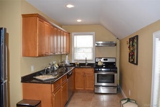 39 James St in Babylon, NY - Building Photo - Building Photo