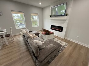 4507 60th St in Urbandale, IA - Building Photo - Building Photo