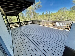 13232 Rocky Ln in Grass Valley, CA - Building Photo - Building Photo