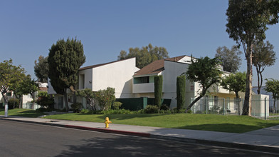 Casa One in Los Angeles, CA - Building Photo - Building Photo