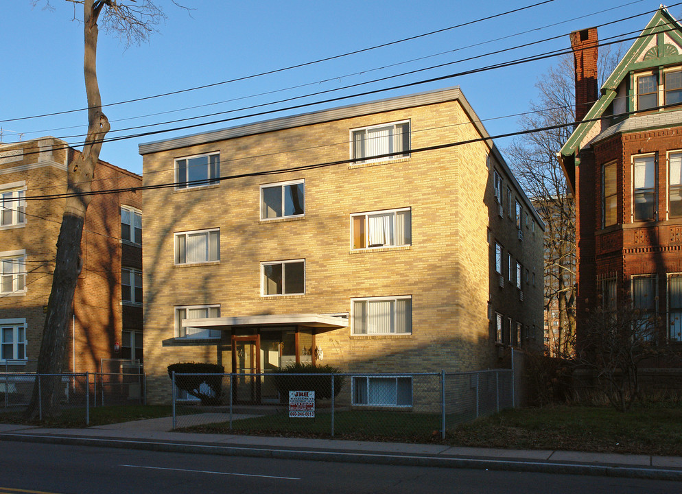 176 Sigourney St in Hartford, CT - Foto de edificio