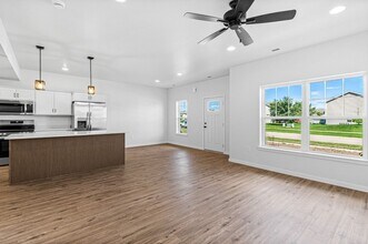 116 Sweetwater Ln in North Liberty, IA - Building Photo - Building Photo