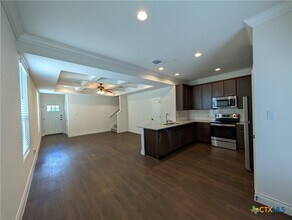 322 Untermaier St in New Braunfels, TX - Building Photo - Building Photo