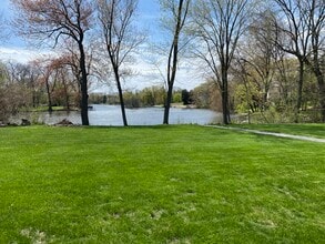 214 S River St, Unit 214-4 in Waterford, WI - Foto de edificio - Building Photo