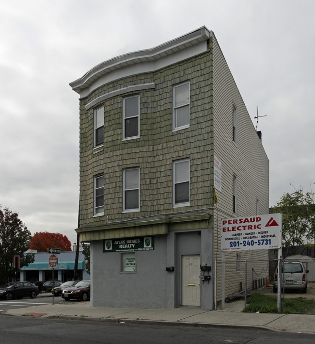 401 West Side Ave in Jersey City, NJ - Building Photo - Building Photo