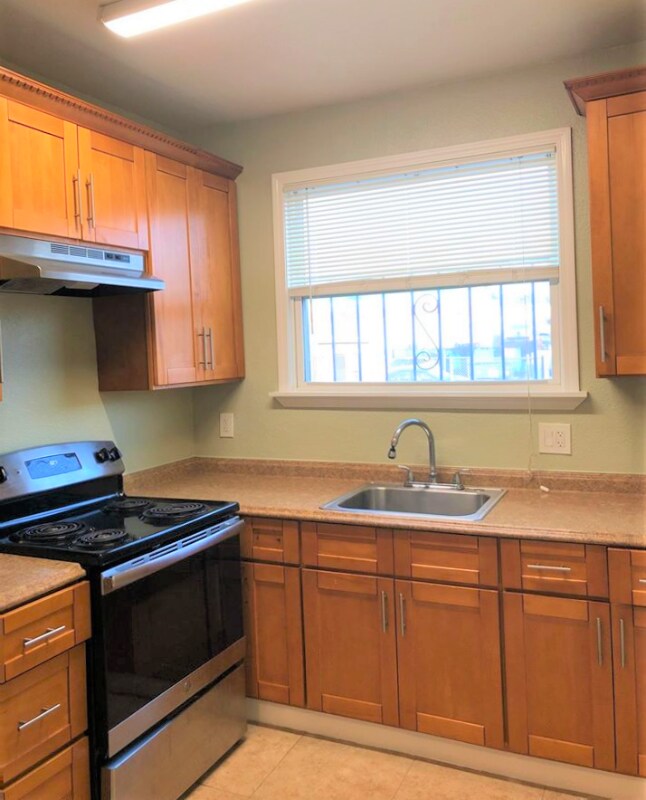 2624 Foothill Blvd in Oakland, CA - Building Photo - Building Photo