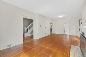 3656 Whitman Ave N in Seattle, WA - Building Photo - Building Photo