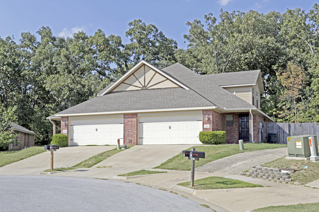 10-34 S Woodsprings Dr in Fayetteville, AR - Building Photo - Primary Photo