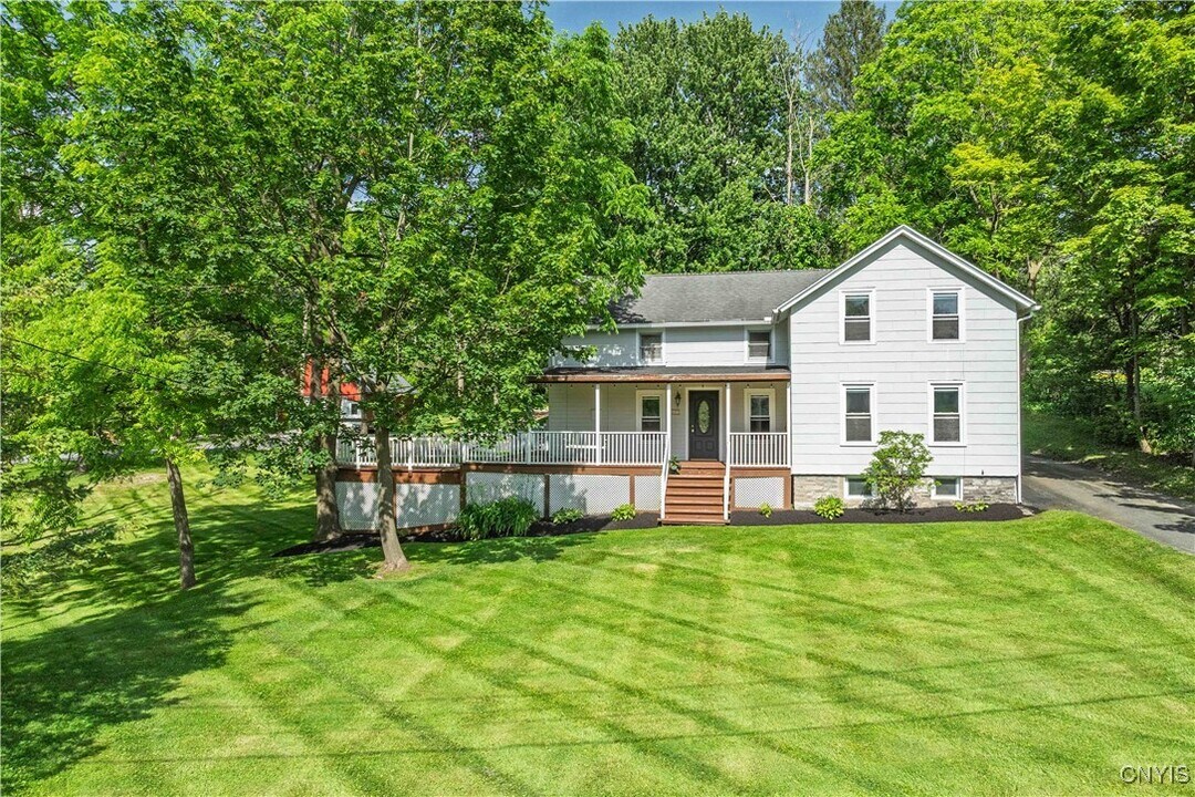4378 Jordan Rd in Skaneateles, NY - Building Photo