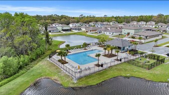 1700 Red Loop in Lakeland, FL - Building Photo