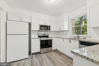 10271 Braddock Rd in Fairfax, VA - Building Photo - Building Photo