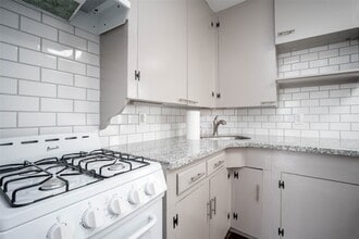 1911 Forest Hill Blvd in Houston, TX - Building Photo - Building Photo