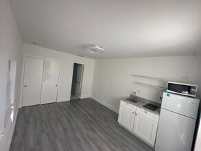 2210 NW 31st Ave, Unit 3 in Fort Lauderdale, FL - Building Photo - Building Photo