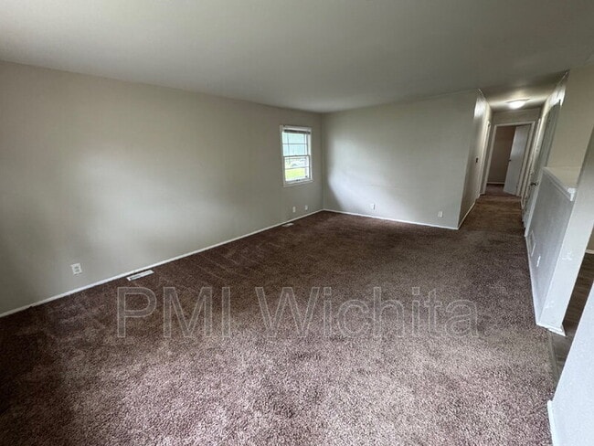 2751 N Vassar Ave in Wichita, KS - Building Photo - Building Photo