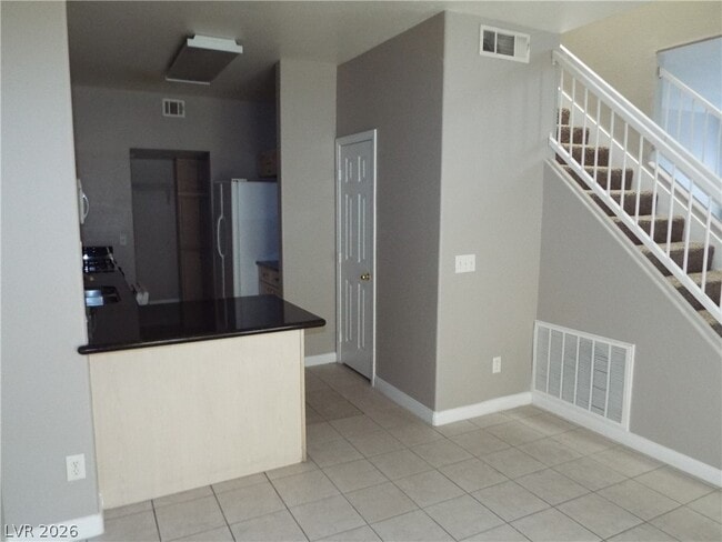 9663 Gunsmith Dr in Las Vegas, NV - Building Photo - Building Photo