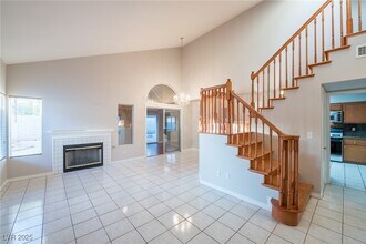 7129 Paradise Bay Dr in Las Vegas, NV - Building Photo - Building Photo