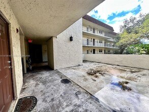3360 Spanish Moss Terrace, Unit 206 in Lauderhill, FL - Building Photo - Building Photo
