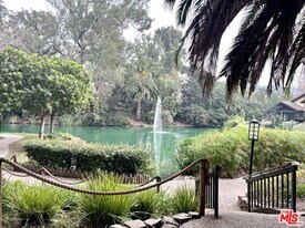 1115 Raintree Cir in Culver City, CA - Building Photo