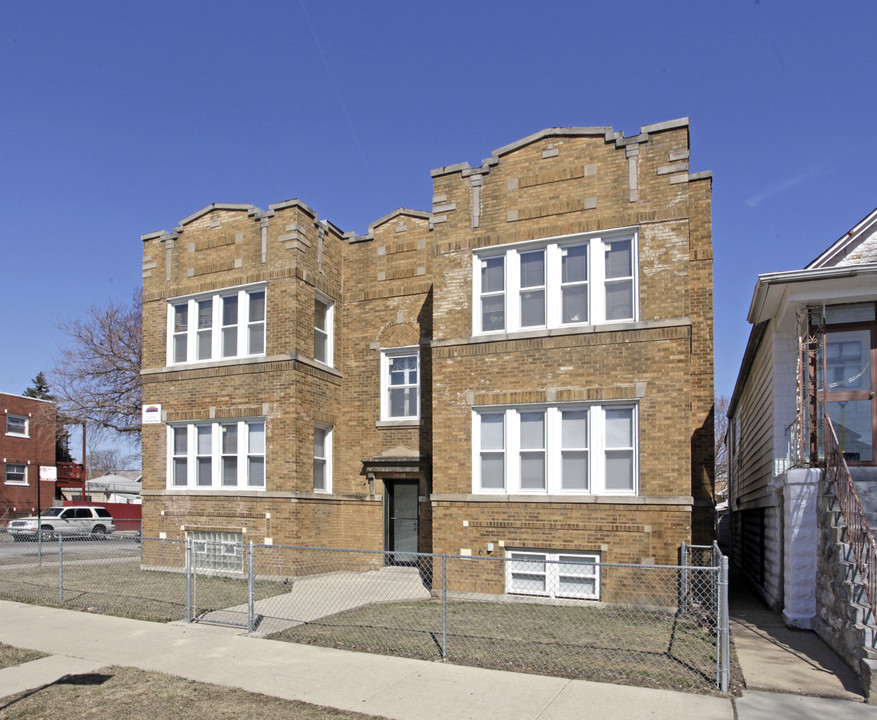 4948-4956 W Drummond Pl in Chicago, IL - Building Photo