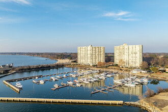 Windward Towers in Newport News, VA - Building Photo - Building Photo