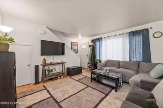 301 N Spruce Dr, Unit 3 in Wasilla, AK - Foto de edificio - Building Photo