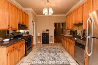 1720 N Ashland Ave, Unit A02K in Chicago, IL - Foto de edificio - Building Photo