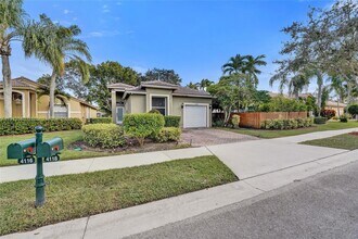 4118 Sapphire Terrace in Weston, FL - Building Photo - Building Photo