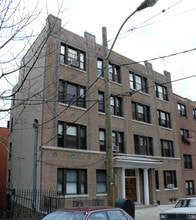 245 McLean Ave in Yonkers, NY - Building Photo - Building Photo