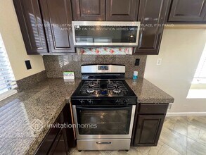 23270 Elfin Pl in Moreno Valley, CA - Foto de edificio - Building Photo