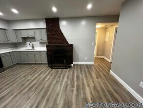 95 Norfolk St, Unit 1 in Boston, MA - Building Photo - Building Photo