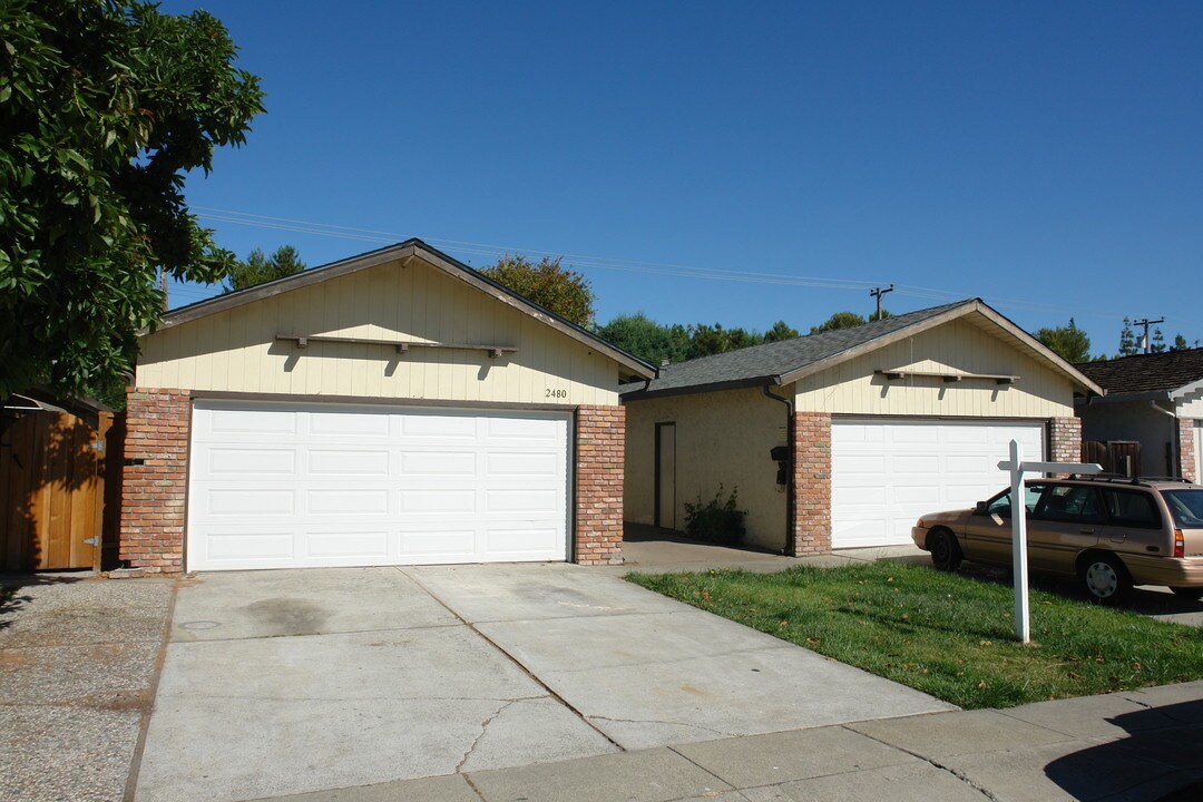 2480 Karen Dr in Santa Clara, CA - Building Photo